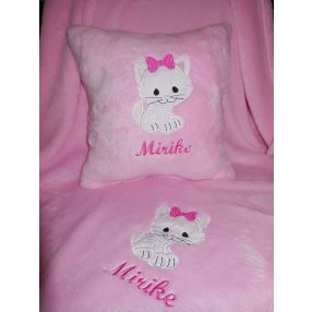 Egyedi feliratos babatakaró szett hímzett névre szóló párna + babapléd   Egyedi feliratos babatakaró szett hímzett névre szóló párna + babapléd